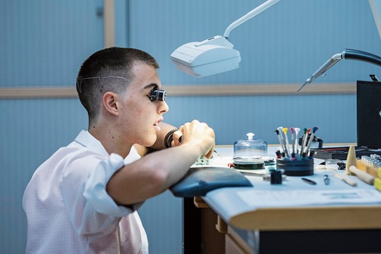 Die Berufsmaturität eröffnet Jugendlichen neue Möglichkeiten. Sie verbindet eine berufliche Grundbildung mit erweiterter Allgemeinbildung.Bild: Keystone