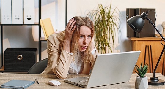 Eine Cyberversicherung hilft bei der mühsamen und anstrengenden Behebung des Schadens.Bild: 123RF
