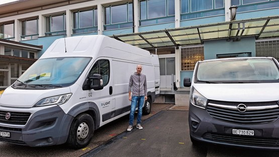Un trafic d’évitement qui use: les routes surchargées coûtent chaque année des milliers de francs à l’entrepreneur Stefan Merki et à X-Light GmbH – sa PME active dans l’événementiel et basée à Zollikofen (BE).Photo: dr