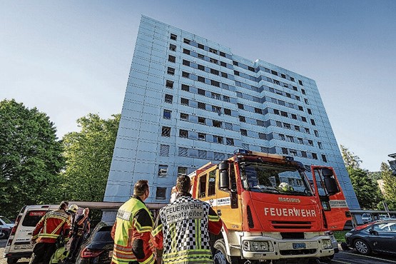 Dans l’urgence, chaque minute compte: pompiers et ambulanciers ont besoin d’une circulation fluide. Les embouteillages rendent leur travail encore plus difficile.Photo: Keystone
