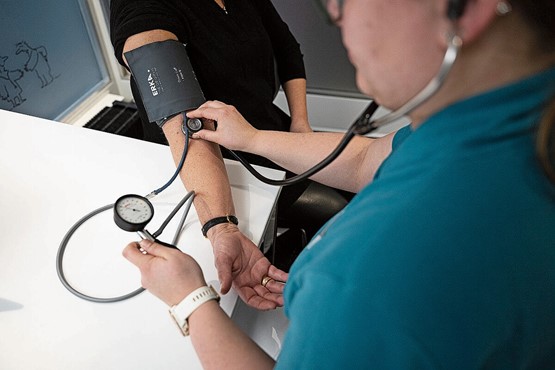 La réforme de l’EFAS élimine les mauvaises incitations et contribuera à maîtriser les coûts de la santé. Photo: Keystone