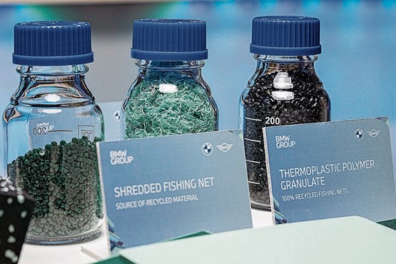 Wie andere Hersteller tüftelt BMW an immer neuen Stoffen.