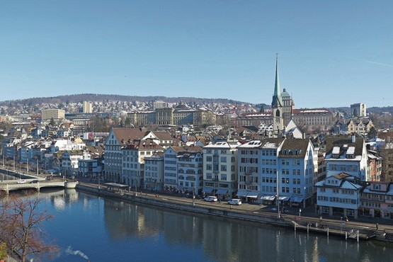 La moitié des bâtiments d’habitation en Suisse sont chauffés à l’énergie fossile, la proportion étant nettement plus élevée dans les villes que dans les campagnes. Photo: © Avenergy Suisse