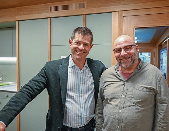 Marc Käppeli, directeur général et Giuliano Bartoli, formateur et barista professionnel.Photos: FOG