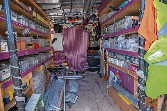 L’intérieur de la camionnette de Raphael.Photos: FOG