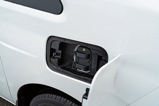 Sparsam: Geladen wird mit maximal 50 kW (DC).