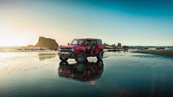Mit seiner rechteckigen Karosserie und dem charmanten Design fällt der neue Bronco auf. Bild: zVg