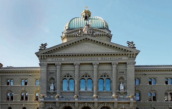 Soll das Ziel eines ausgeglichenen Bundeshaushalts beibehalten werden, so sind strukturelle Reformen nötig. Bild: Archiv