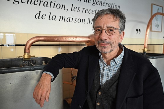 Jean-Pierre Morand: «Les abricotiers symbolisent notre activité et représentent un lien extrêmement fort avec ce pays.»Photos: FOG