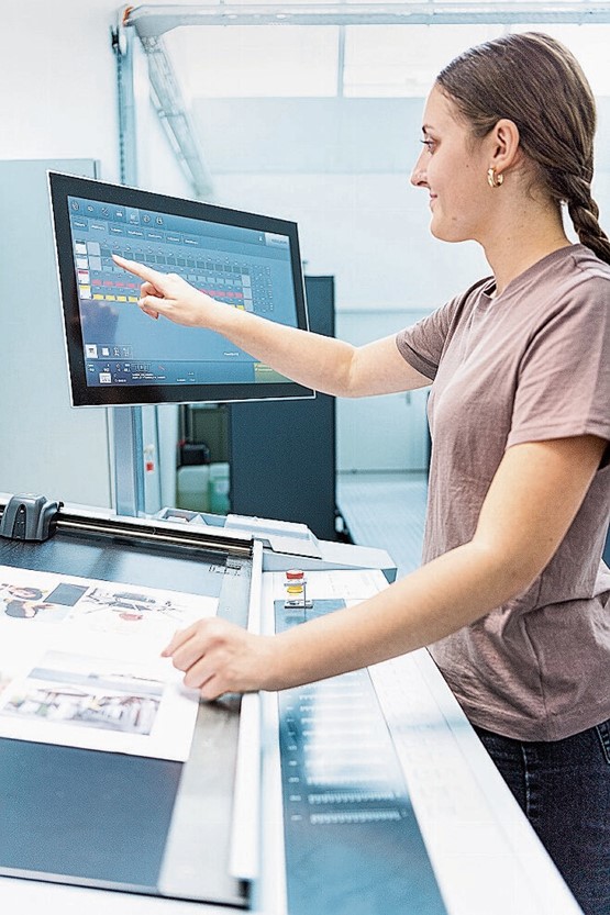 Kombination von Print und digitalen Kanälen.