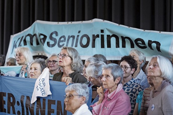Einmal muss reichen: Die «Klimaseniorinnen», unterstützt von Greenpeace, haben gegen die Schweiz geklagt – und in Strassburg gewonnen. Dieses Muster darf sich nicht fortsetzen: Sammelklagen sind dem Schweizer Rechtssystem völlig fremd.Bild: Keystone
