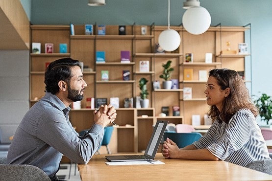 Un des objectifs de la stratégie SPE 2030: mettre davantage l’accent sur le conseil professionnel aux demandeurs d’emploi.Photo: Shutterstock