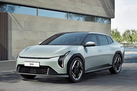 Der Kia EV4 ist mit Schräg- oder Steilheck erhältlich.
