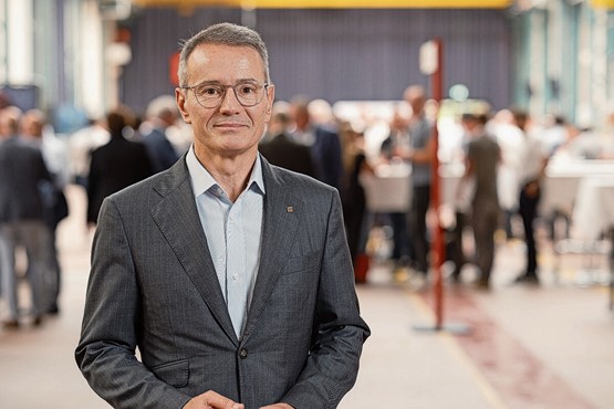 «La surrèglementation provoque la pénurie de logements»: Gian-Luca Lardi est président central de la Société Suisse des Entrepreneurs (SSE). Photo: dr / Christian Pfammatter