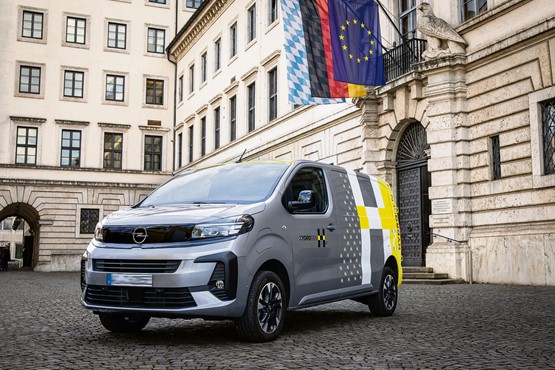 Jetzt bringt Opel die überarbeitete, deutlich günstigere Version auf den Markt, mit geänderten Designelementen und mehr Assistenzsystemen.Bild: zVg