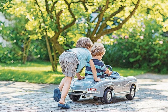 Ohne Erhöhung des Rentenalters wird die Last sukzessive und immer stärker den jüngeren Generationen aufgebürdet. Bild: 123RF