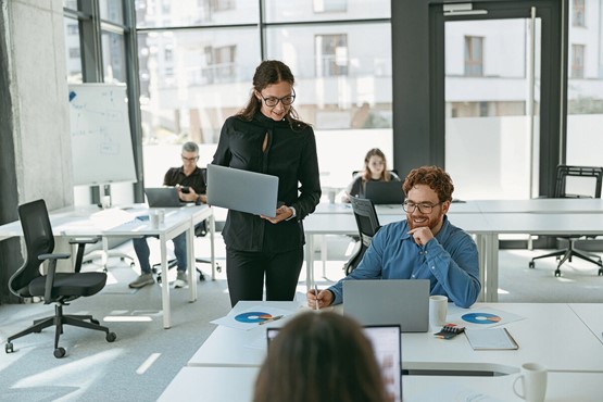 En tenant compte de l’ensemble des personnes actives, la durée hebdomadaire effective du travail en Suisse était supérieure à 35 heures. Photo: 123RF