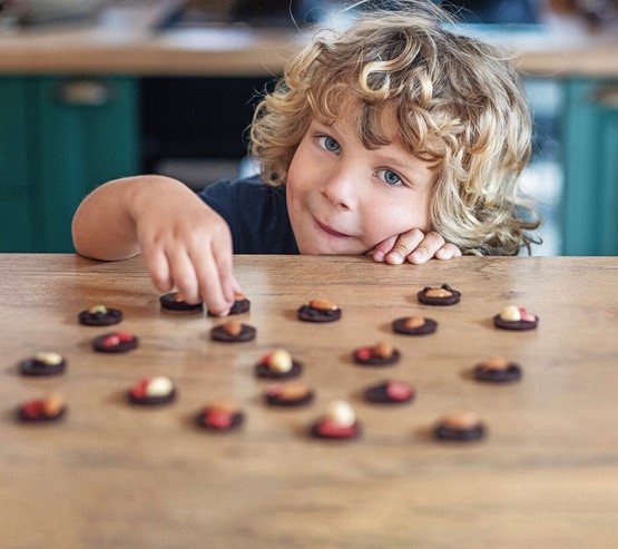 La marge de manœuvre pour la publicité du tabac auprès des adultes se réduit. Quels produits seront les prochaines cibles d’une interdiction aussi stricte: le chocolat? Photo: 123RF