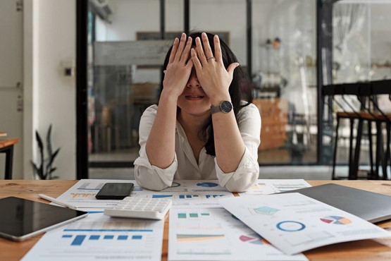 Une absence prolongée entraîne une surcharge de travail pour les autres collaborateurs. Photo: 123RF