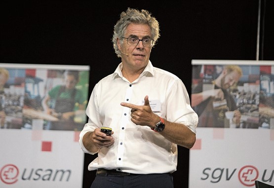 Christophe Ballif, professeur.
