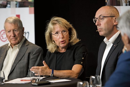 Discussion sur le nucléaire: Maurice Bourquin, Jacqueline de Quattro, Manfred Bühler et...