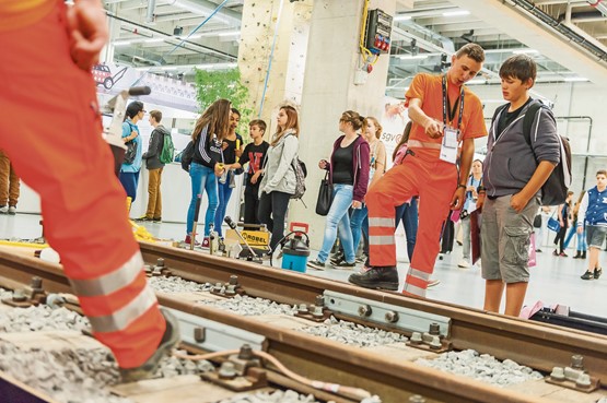 Spannende Berufswahl: An den SwissSkills Bern 2018 vom 12. bis 16. September können sich Schüler nicht nur über ihre Traumberufe informieren, sondern sie gleich hautnah erleben. Bild: zVg