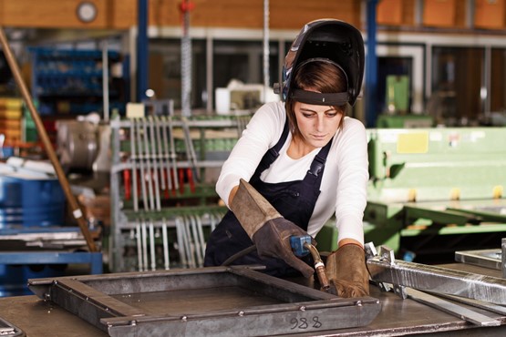 Nicht nur Metallbaufirmen brauchen eine gute Versicherung. BILD: Fotolia