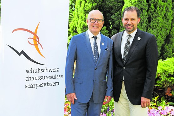 Der nächste Schritt: Dieter Spiess (links) war 33 Jahre Präsident von schuhschweiz, Lukas Kindlimann ist sein Nachfolger.Bild: zvg
