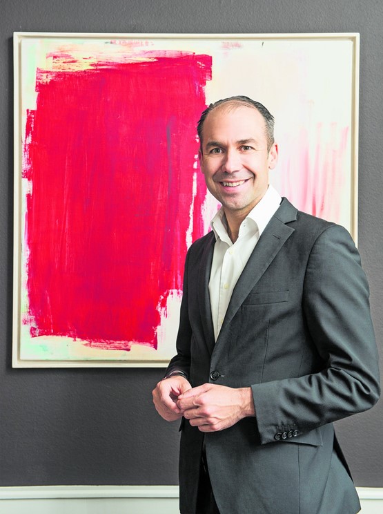 Teufelhof-Inhaber Raphael Wyniger  wurde nicht zuletzt wegen seines ­innovativen Geistes im Jahr 2015 zum Hotelier des Jahres gewählt.