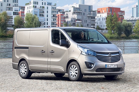 Dynamische Front: Mit dem Opel Vivaro hat Opel ein leichtes Nutzfahrzeug modernster Prägung geschaffen. So gerüstet macht Arbeit viel Freude.