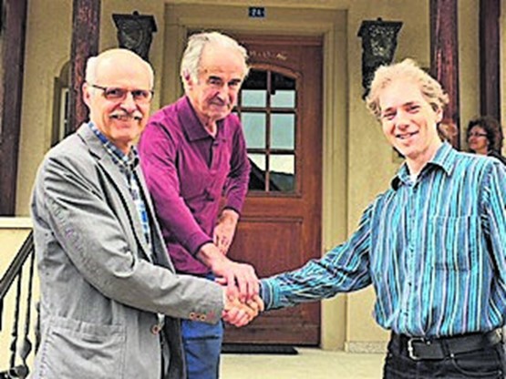v.l.n.r.: Jörg Meier, Neumetall AG, mit Bruno und Marco Neuschwander