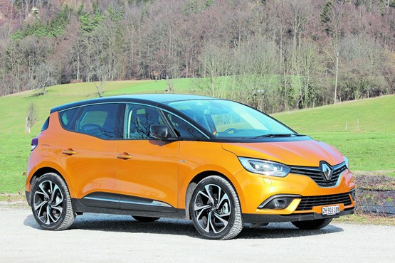 Moderner Multivan: Der neue  Renault Scenic hebt sich aussen,  aber vor allem auch innen von  der Masse ab.Bilder: Roland Hofer